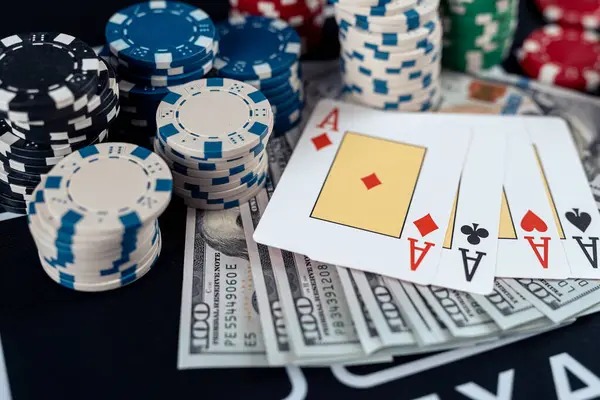 Each round shows bet, odds, and final payout Sample game round detail in Result Archive